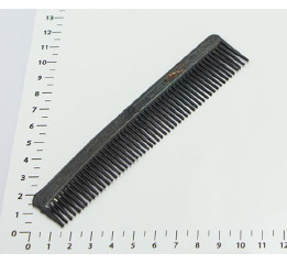 .160 Расческа черная мужская